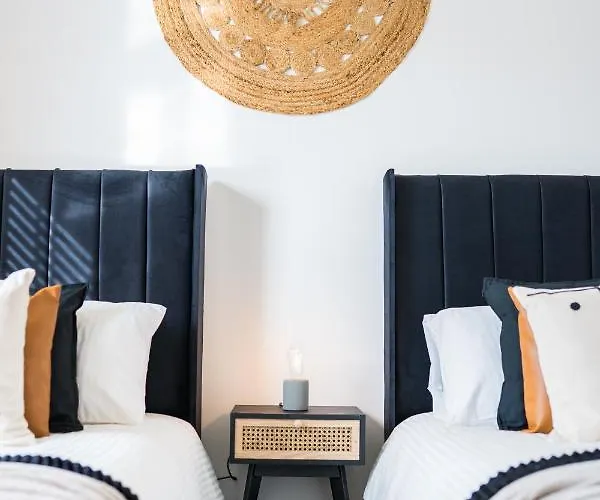 Kandaka-peaceful House Leeds (West Yorkshire)